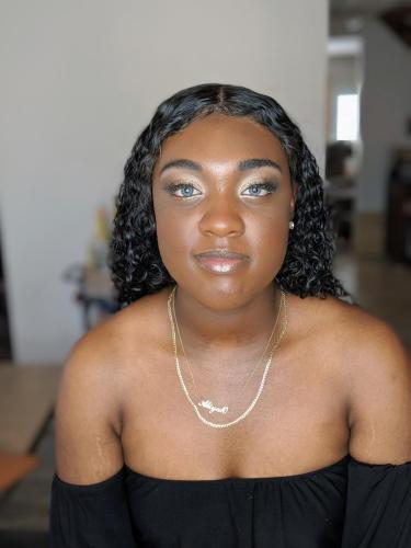 00100dPORTRAIT 00100 BURST20190811152258698 COVER